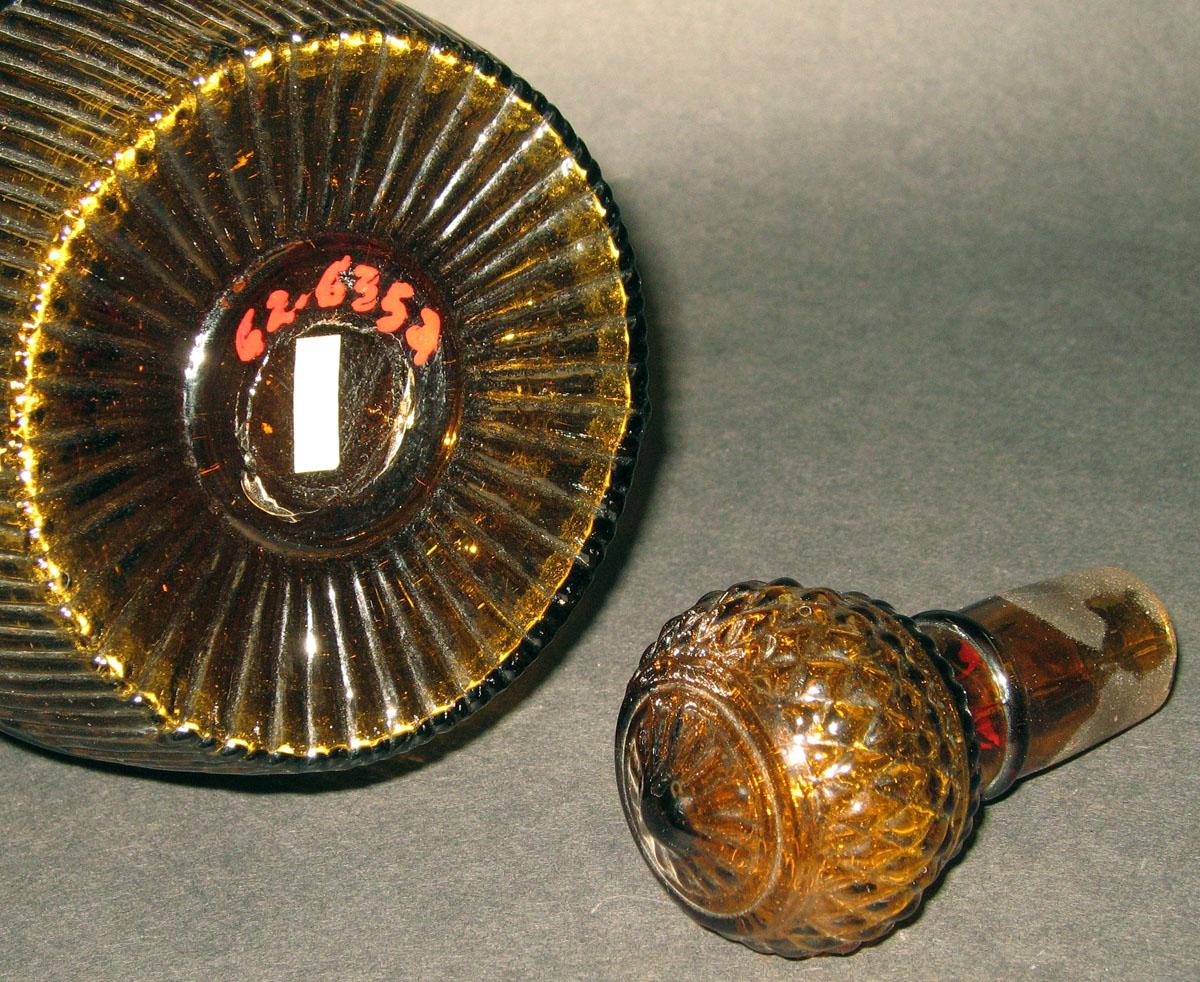1962.0635 A, B Glass decanter (detail)