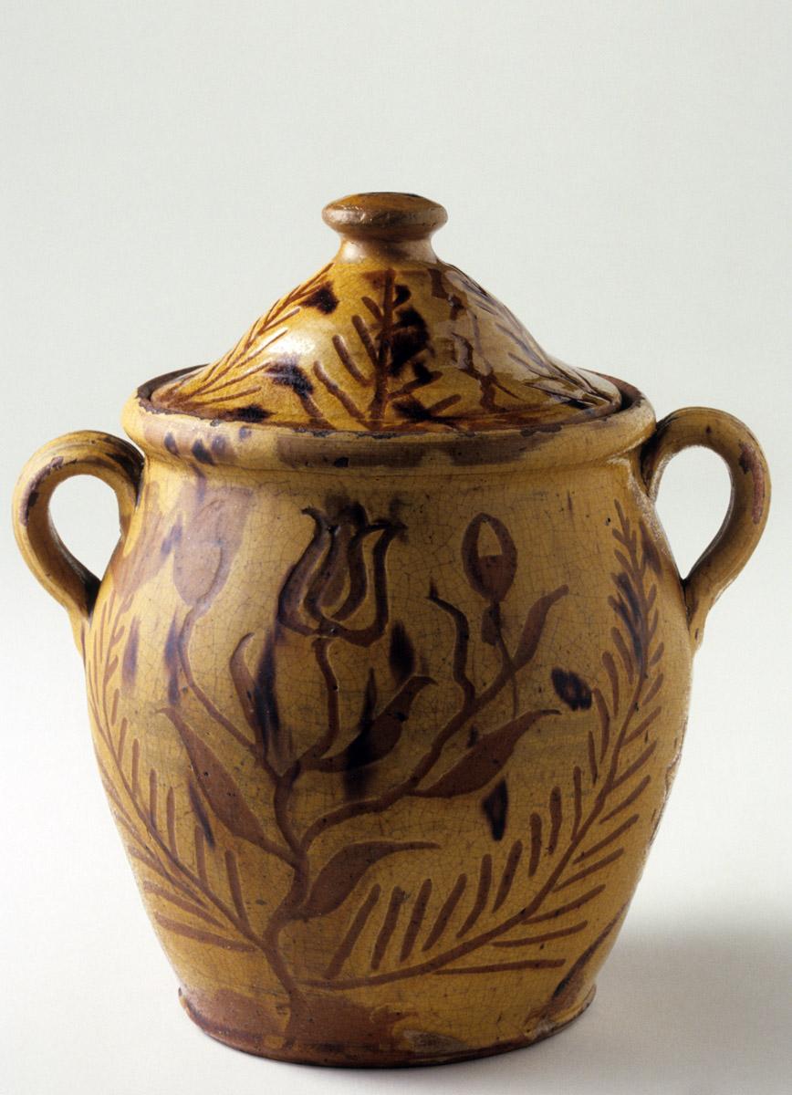 1962.0642 Jar and cover