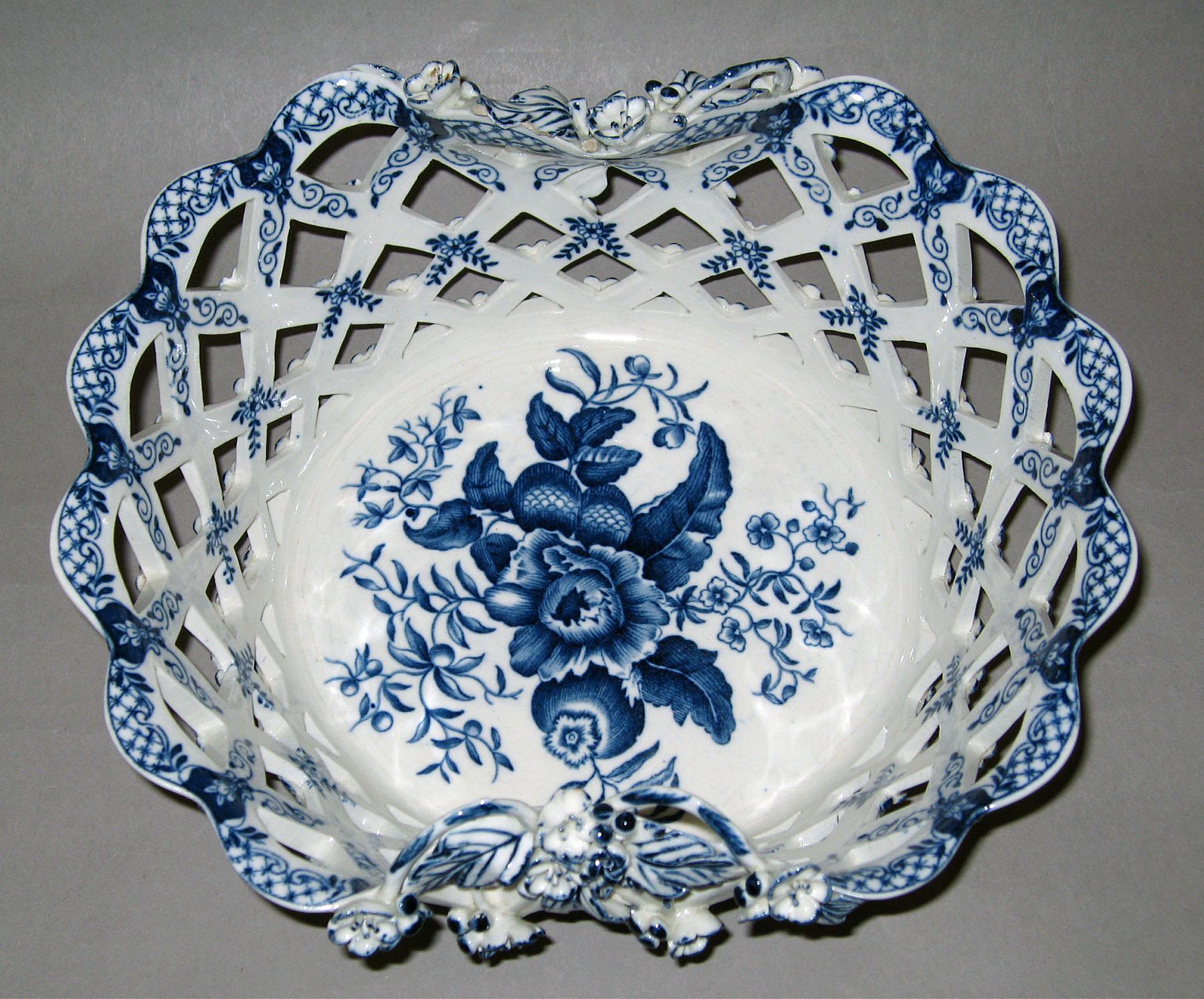 1962.0644 Earthenware basket (interior)