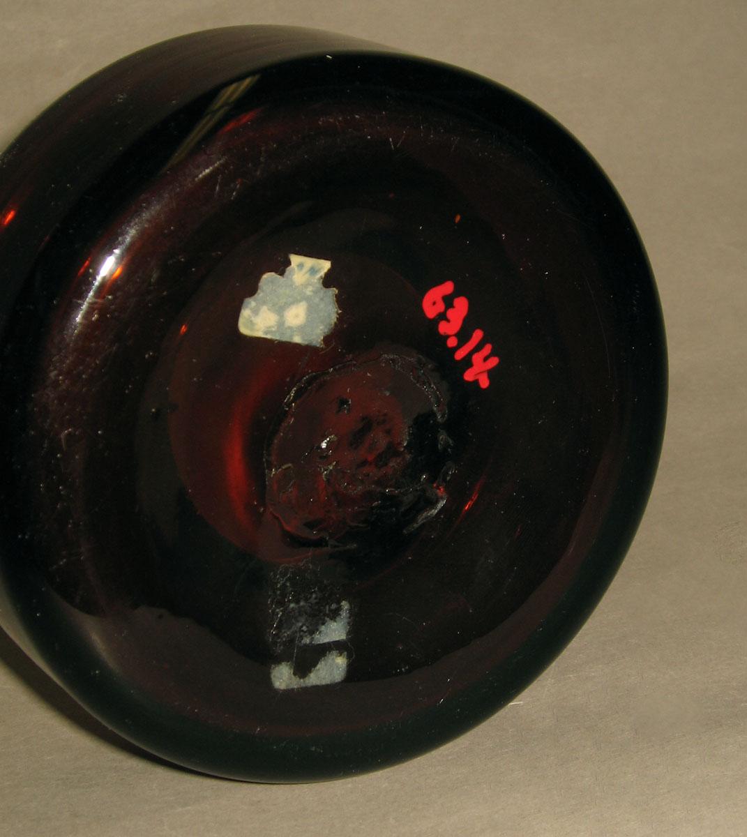 1963.0014 Glass dish (underside)
