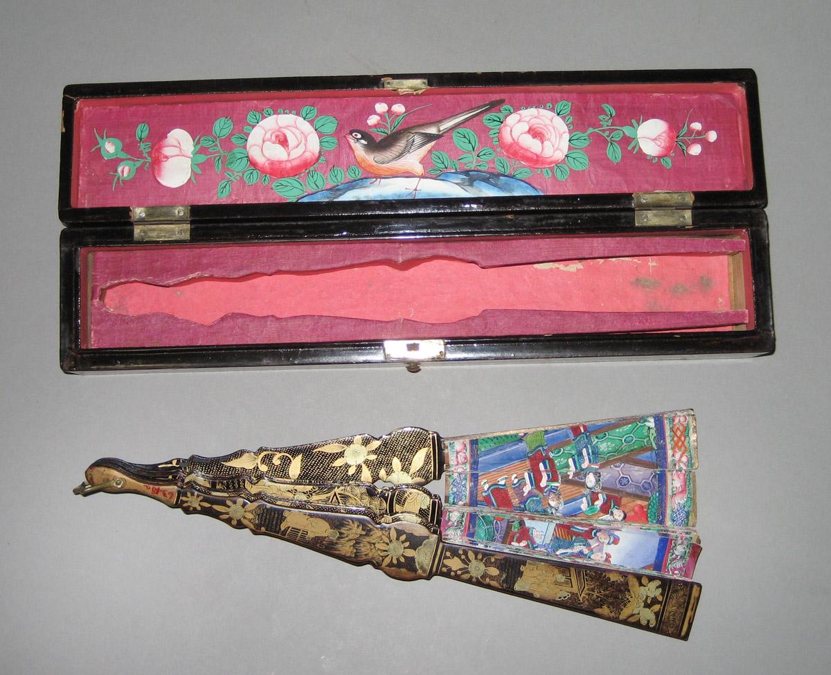 1963.0018 A, B Fan and case