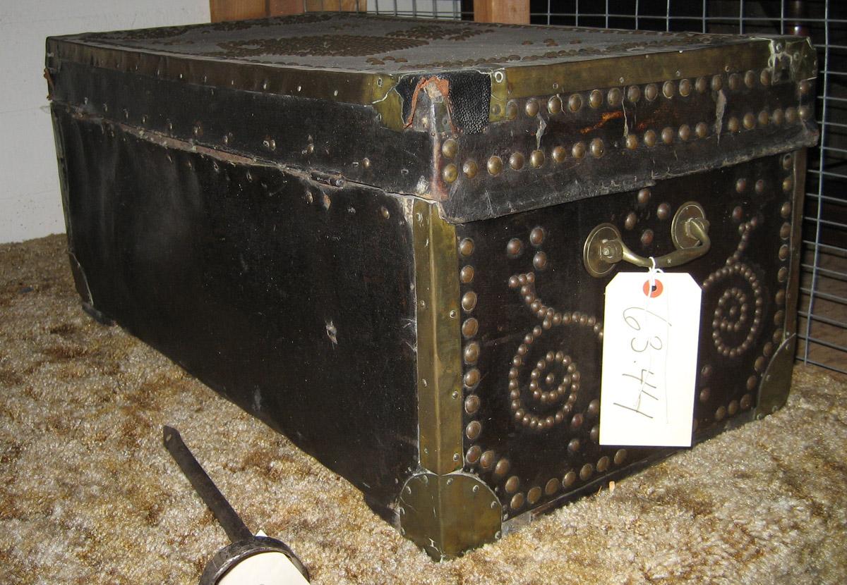1963.0044 Trunk