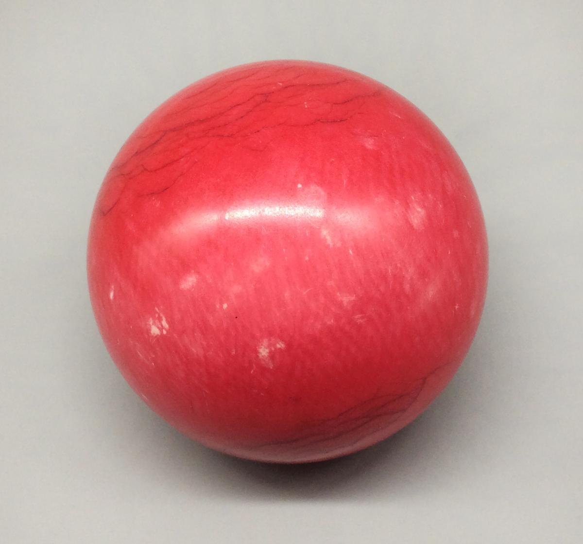 1963.0079.001 Billiard ball, view 1