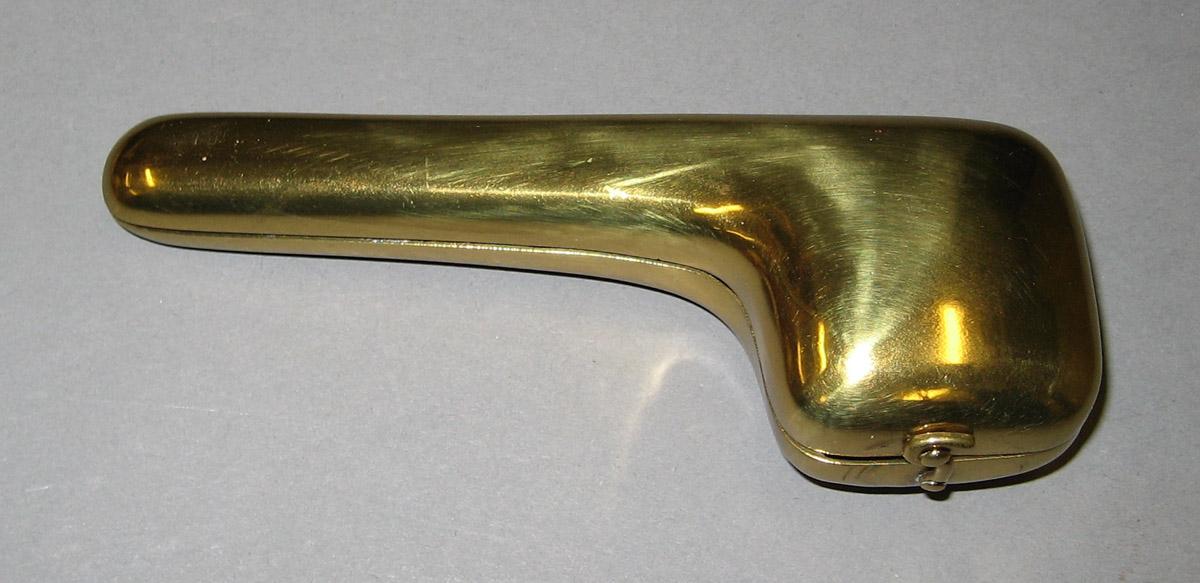 1963.0120 Pipe case