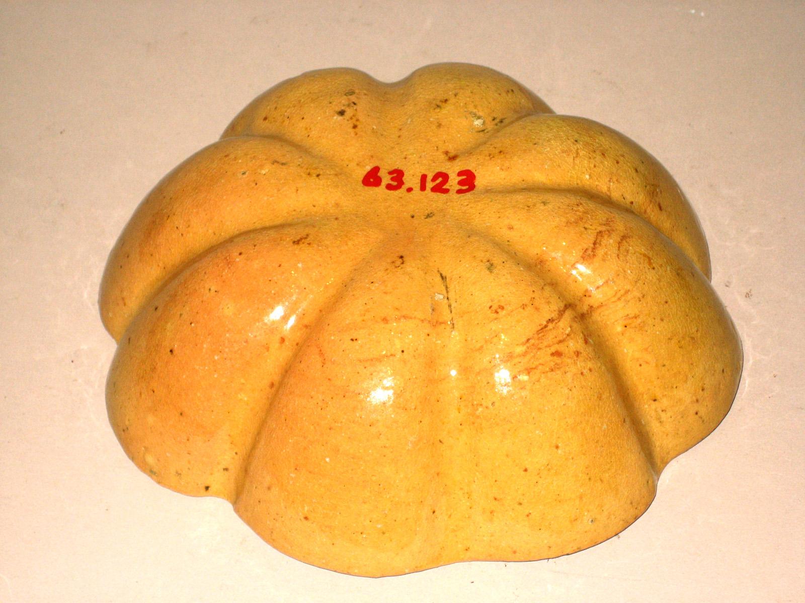 1963.0123 Mold (underside)