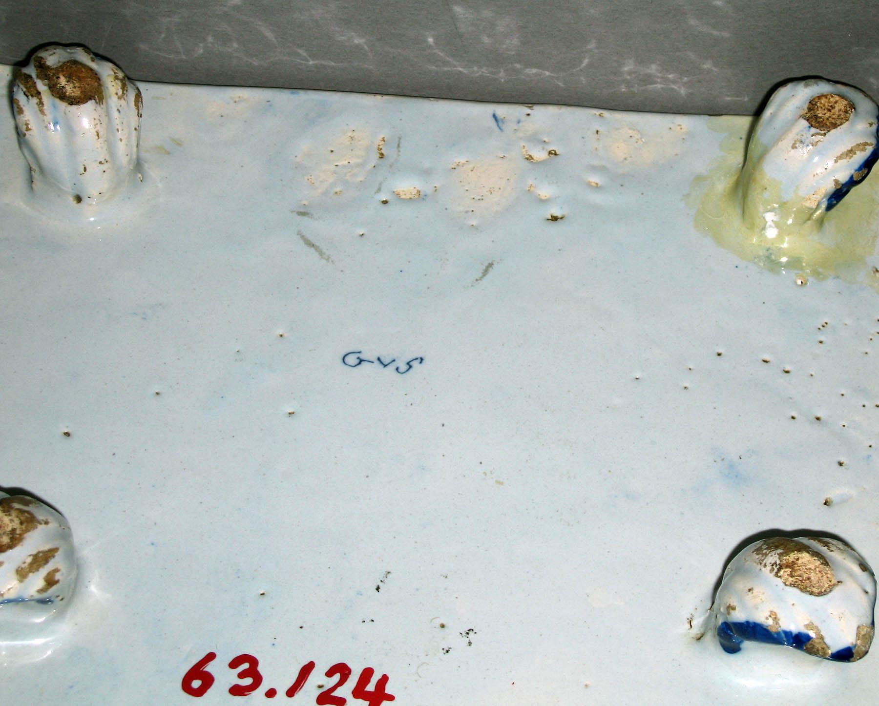 1963.0124 A- E Delft inkstand (mark)