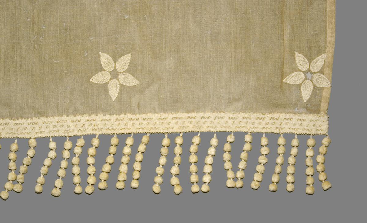 1951.0016 D Window Hanging, Curtain, Edge Detail