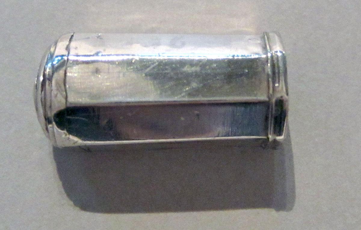 1955.0136.045 O Silver Cap