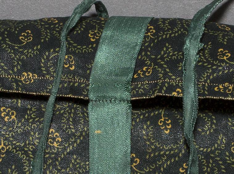 1963.0153.001 Needlework Case, View 2 Detail