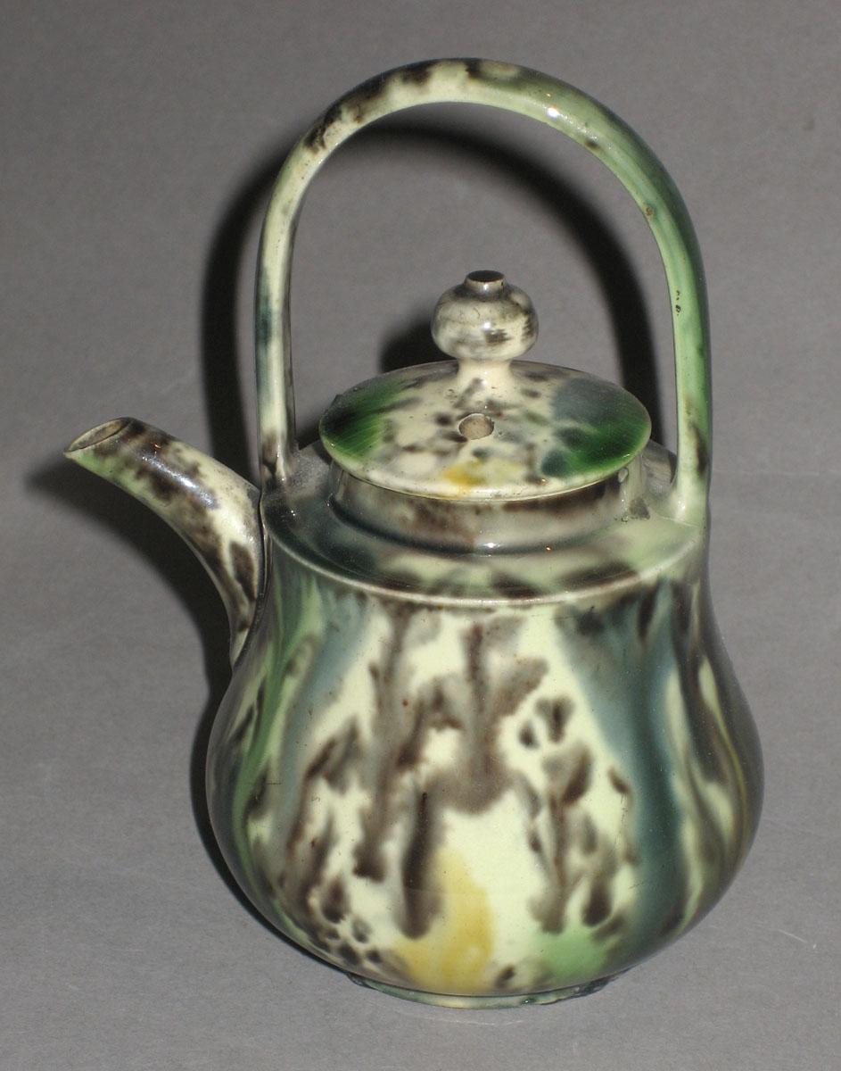 1955.0136.048 A, B Teapot