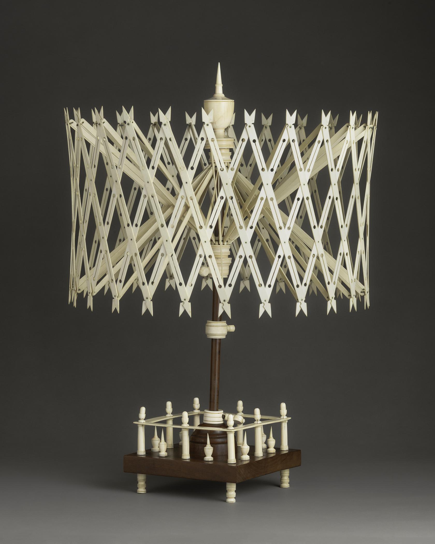 1963.0156.001 Tool (for textiles), overall