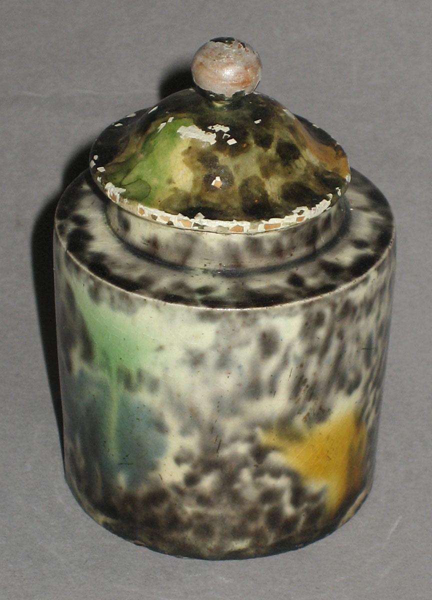 1955.0136.049 A, B Creamware pot