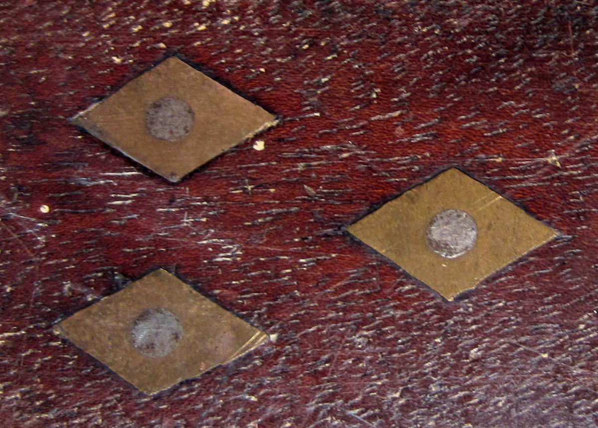 1963.0156.005 Square, Brass diamonds