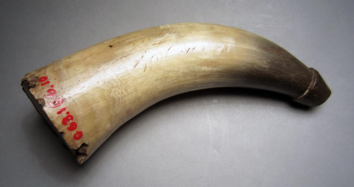 1963.0156.010 Powder horn, View 1