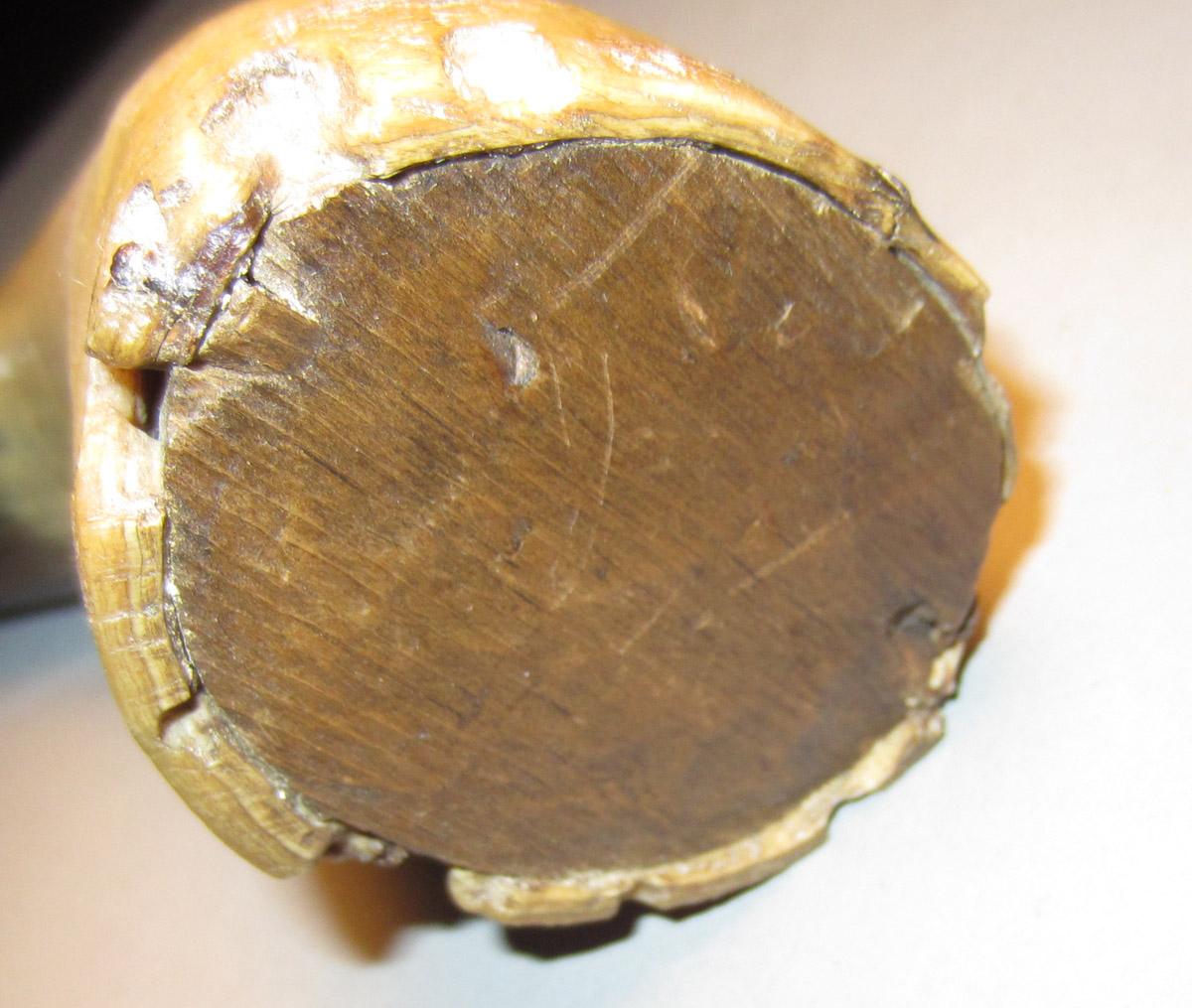 1963.0156.010 Powder horn, Base