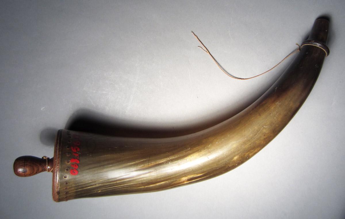 1963.0156.012 A-C Powder horn, View 1