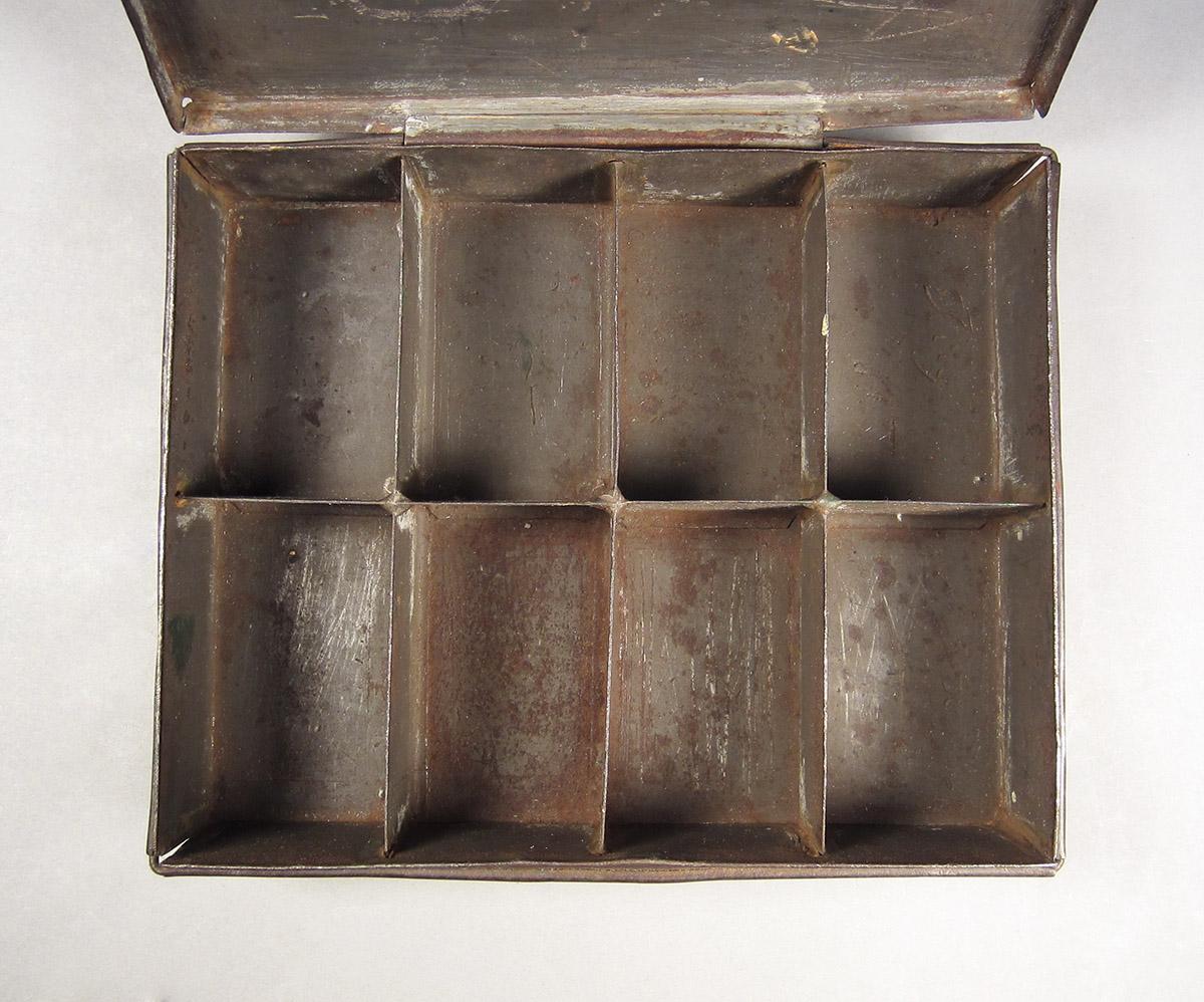 1963.0156.013, Box, inside