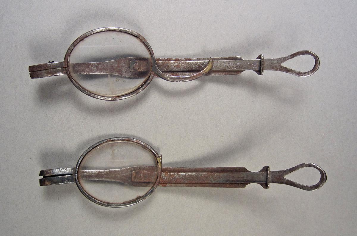 1963.0156.014 A, Eyeglasses, side 2