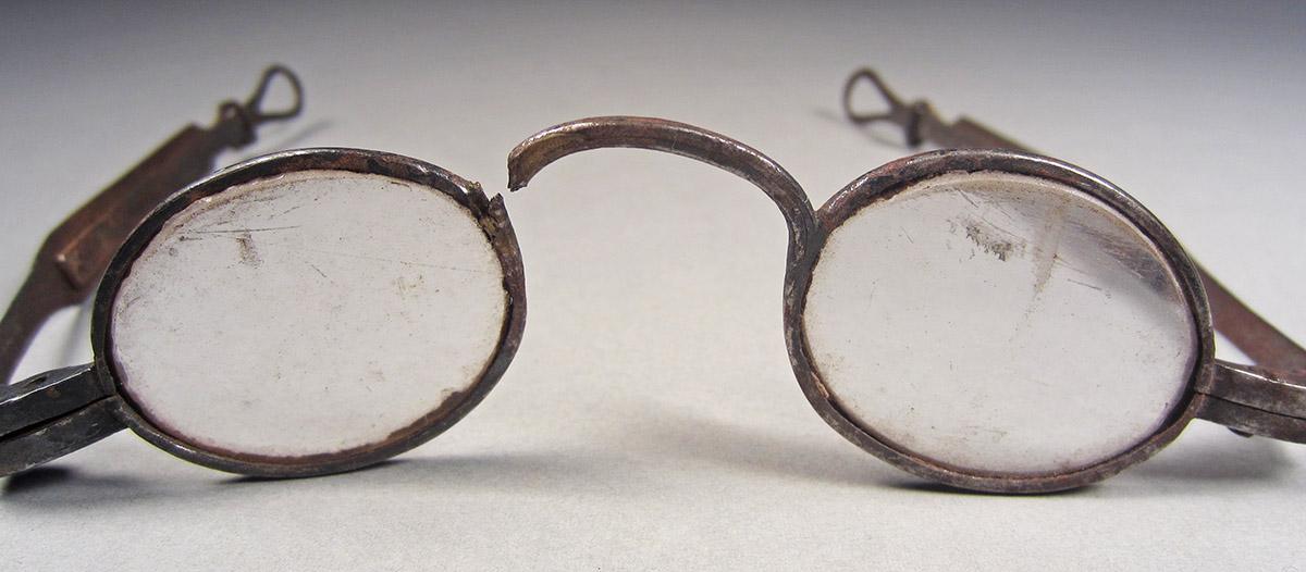 1963.0156.014 A, Eyeglasses, bridge