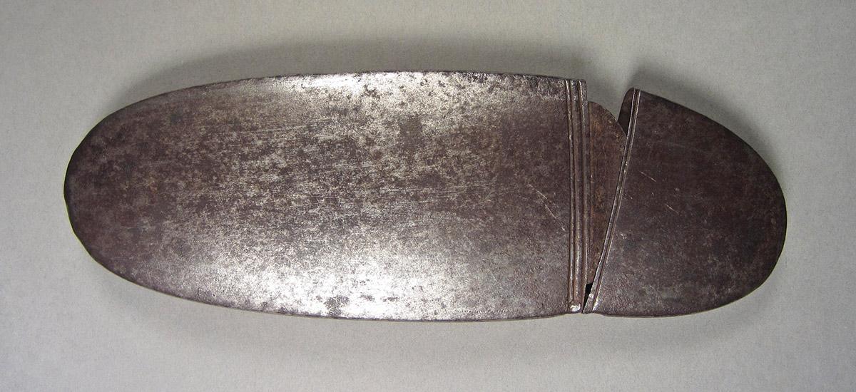 1963.0156.014 B, Eyeglasses case, side 2