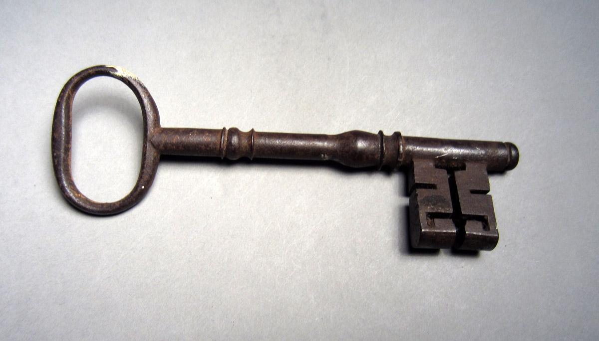 1963.0156.016 Key, View 1