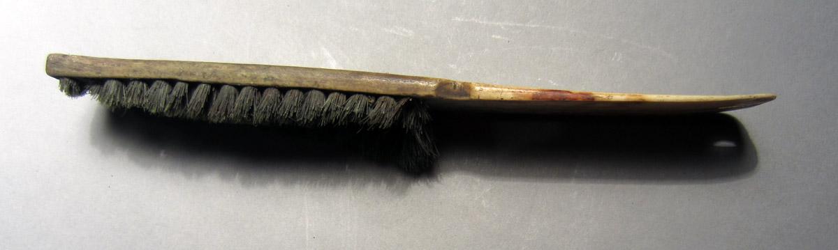 1963.0156.017 Brush, View 2