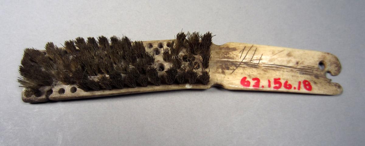 1963.0156.018 Brush, View 1