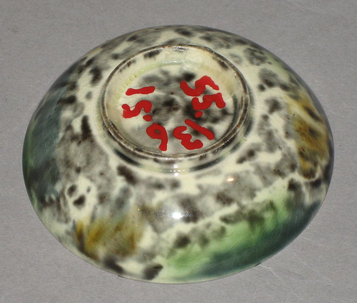 1955.0136.051 Miniature saucer (underside)