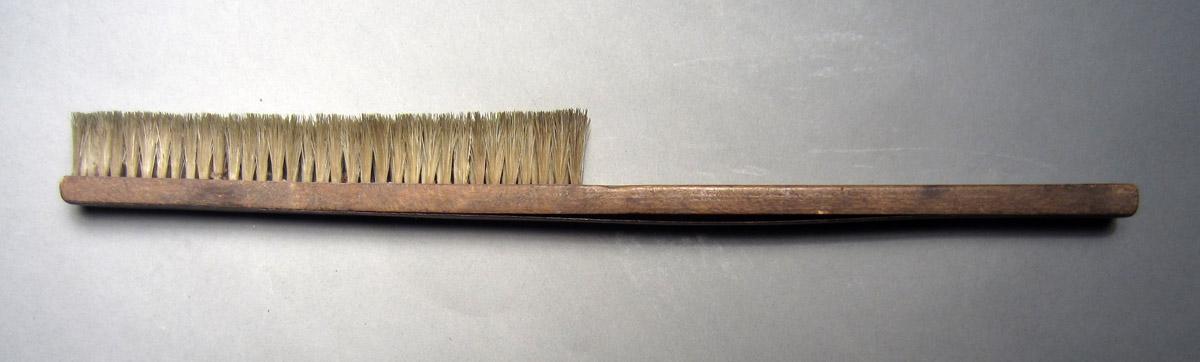 1963.0156.028 Brush, View 2