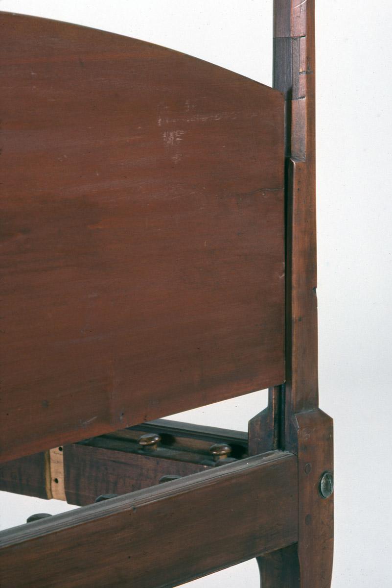 1952.0097 Bed, detail