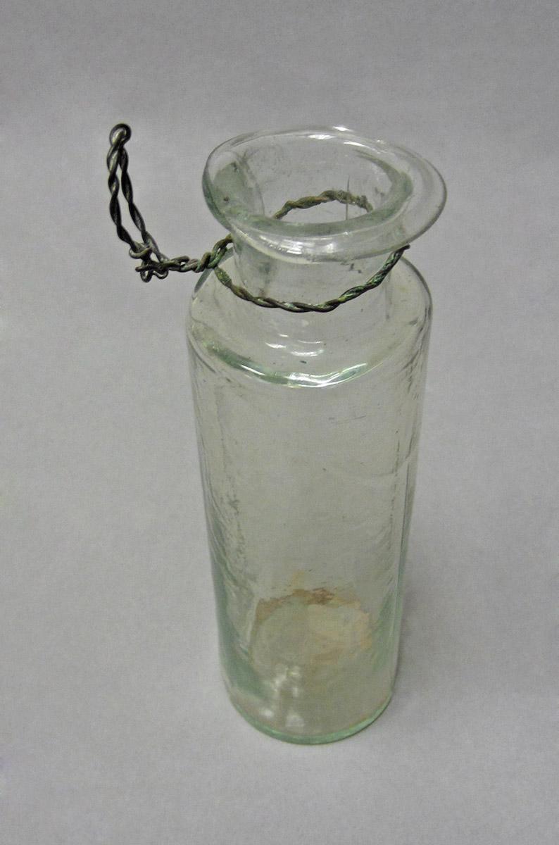 1963.0156.033, Jar, angle