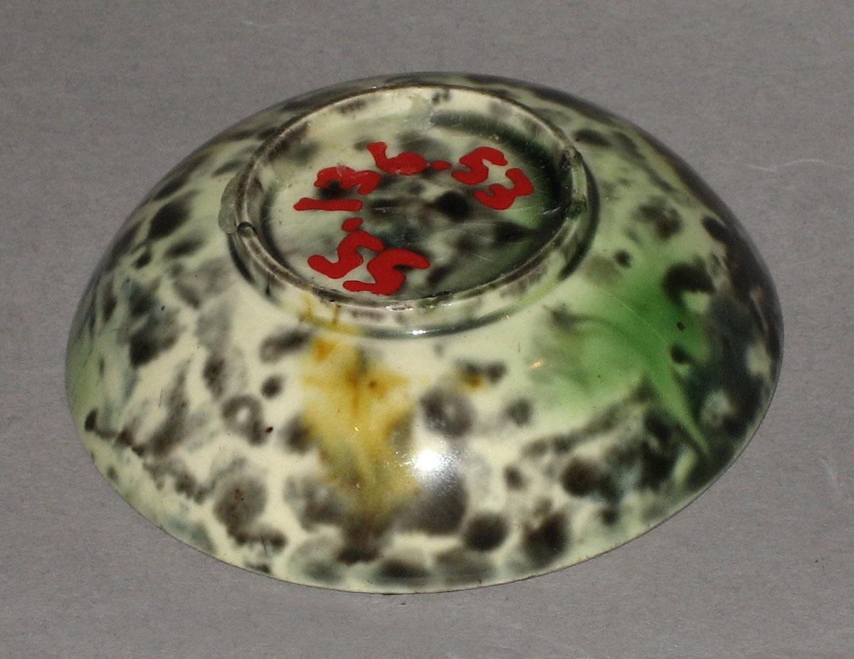 1955.0136.053 Miniature saucer (underside)