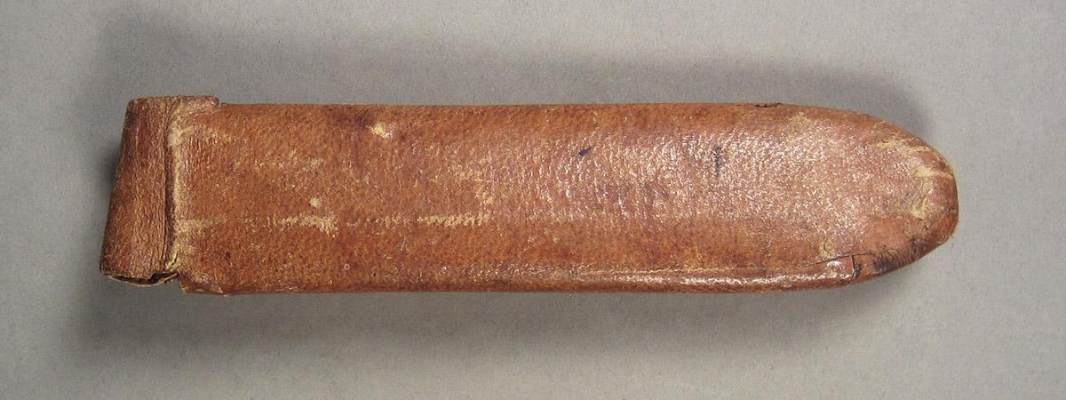 1963.0156.040 A, Eyeglasses case, side 2