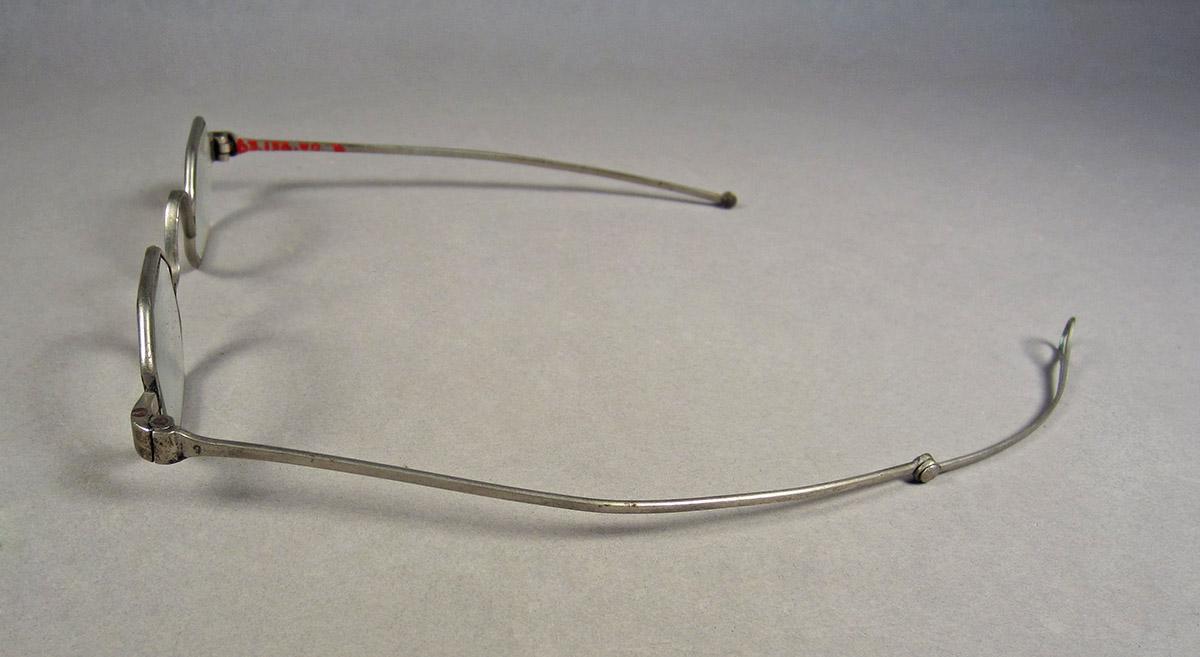 1963.0156.040 B, Eyeglasses, side