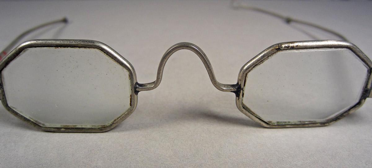 1963.0156.040 B, Eyeglasses, bridge detail