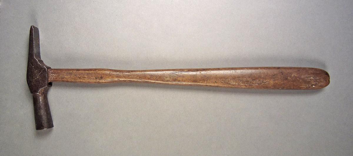 1963.0156.041, Hammer, side 1