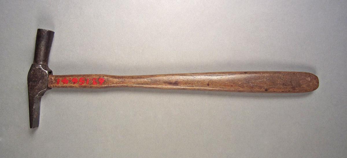 1963.0156.041, Hammer, side 2