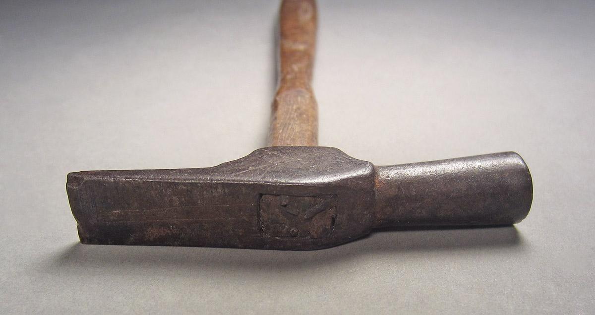 1963.0156.041, Hammer, head top