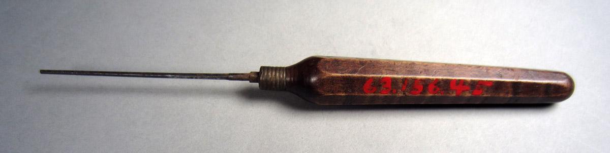 1963.0156.045 Oiling rod, View 1