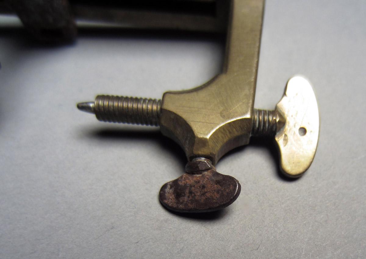 1963.0156.046 Watchmaker's lathe, Turnscrews