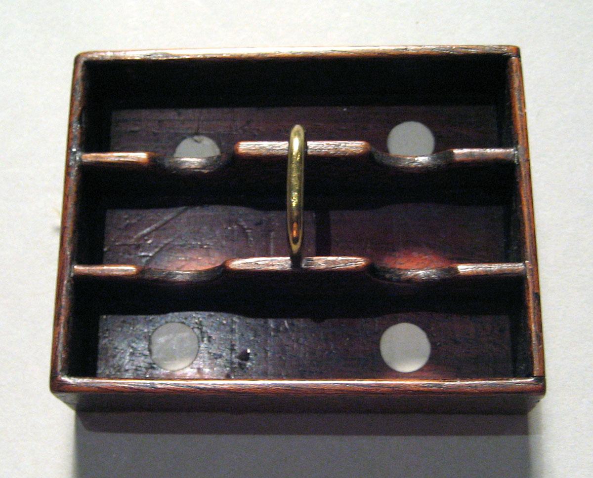 1955.0136.056 A Tray upper surface