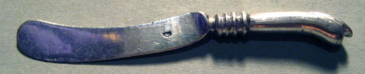 1955.0136.056 B Silver Knife side 1