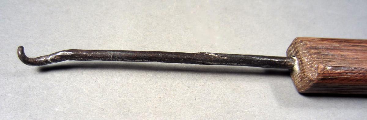 1963.0156.077 Hook, Detail