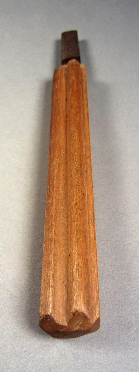 1963.0156.095, File, handle bead