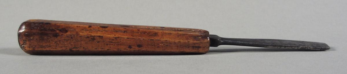 1963.0156.103 Chisel, side 2