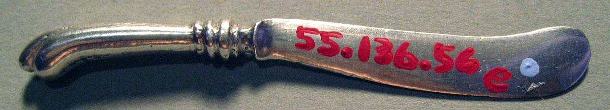1955.0136.056 E Silver Knife side 2