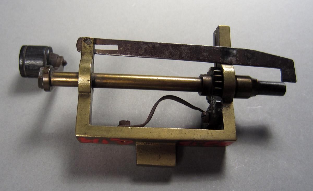 1963.0156.114 Watch spring winder, View 2