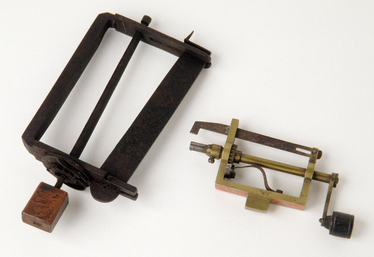 1957.0084.060, 1963.0156.114 Watch spring winder
