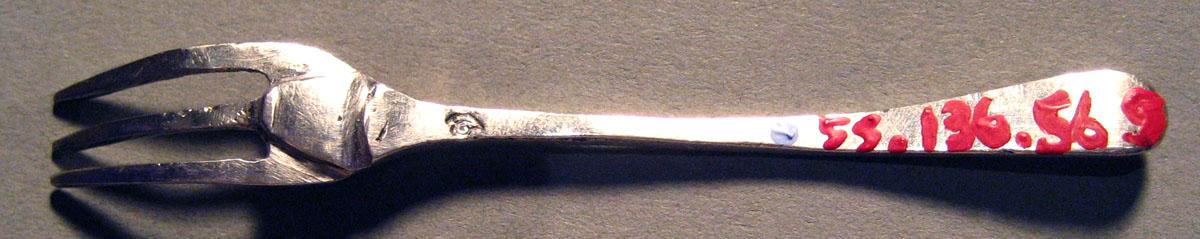 1955.0136.056 G Silver Fork underside