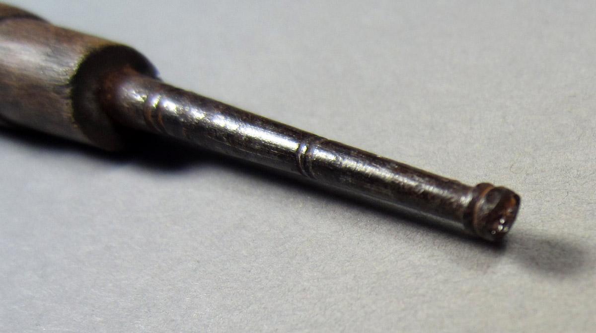 1963.0156.132 Turnscrew, Detail